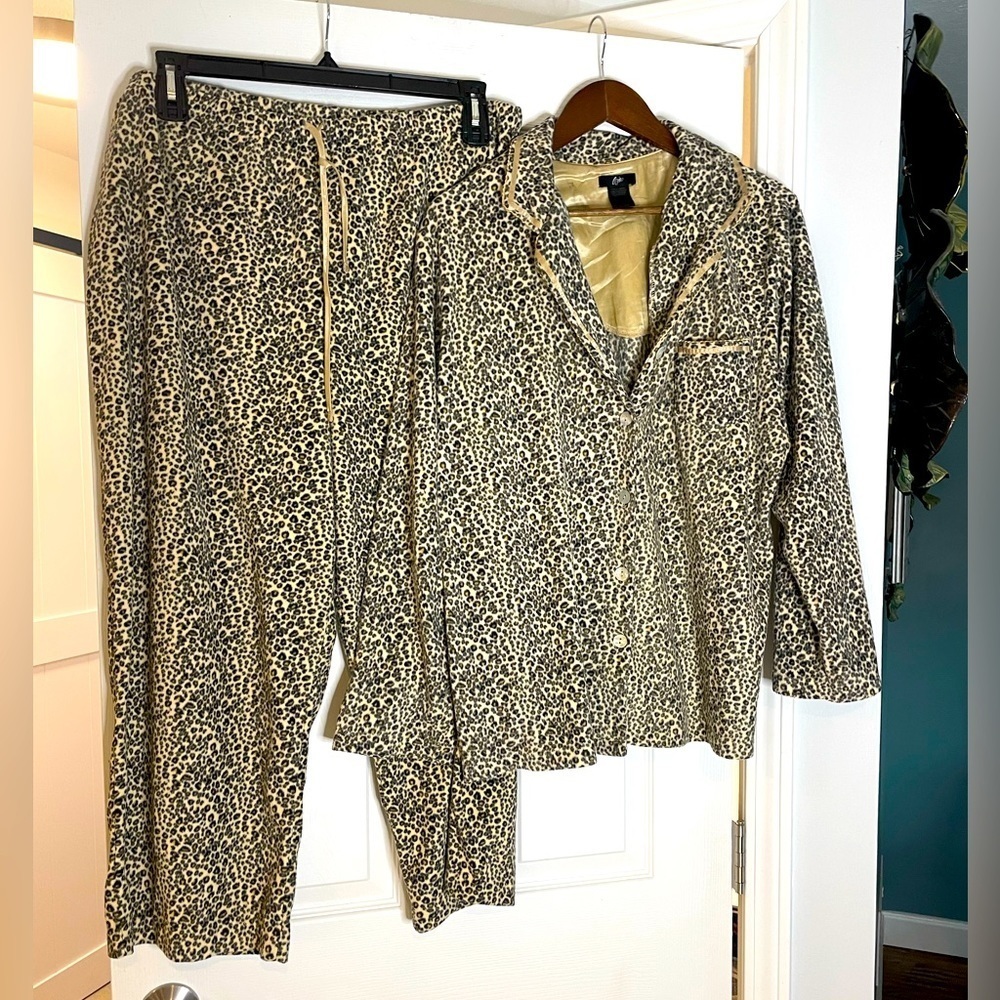 Aria Leopard Lounge Flannel Feel Pajama Set in XL